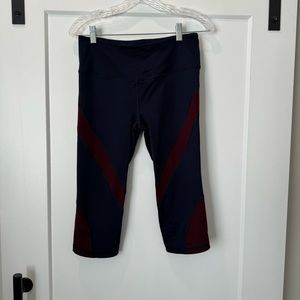 Victoria’s Secret Sport Knock out Crop. Woman’s medium crop athletic leggings.